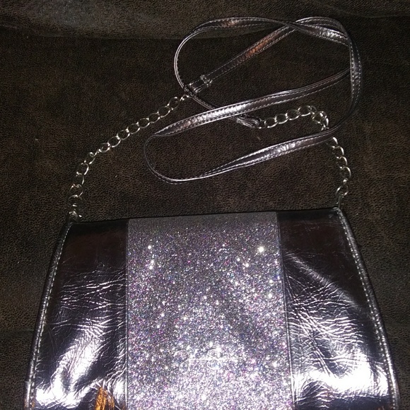 Handbag - Picture 2 of 3
